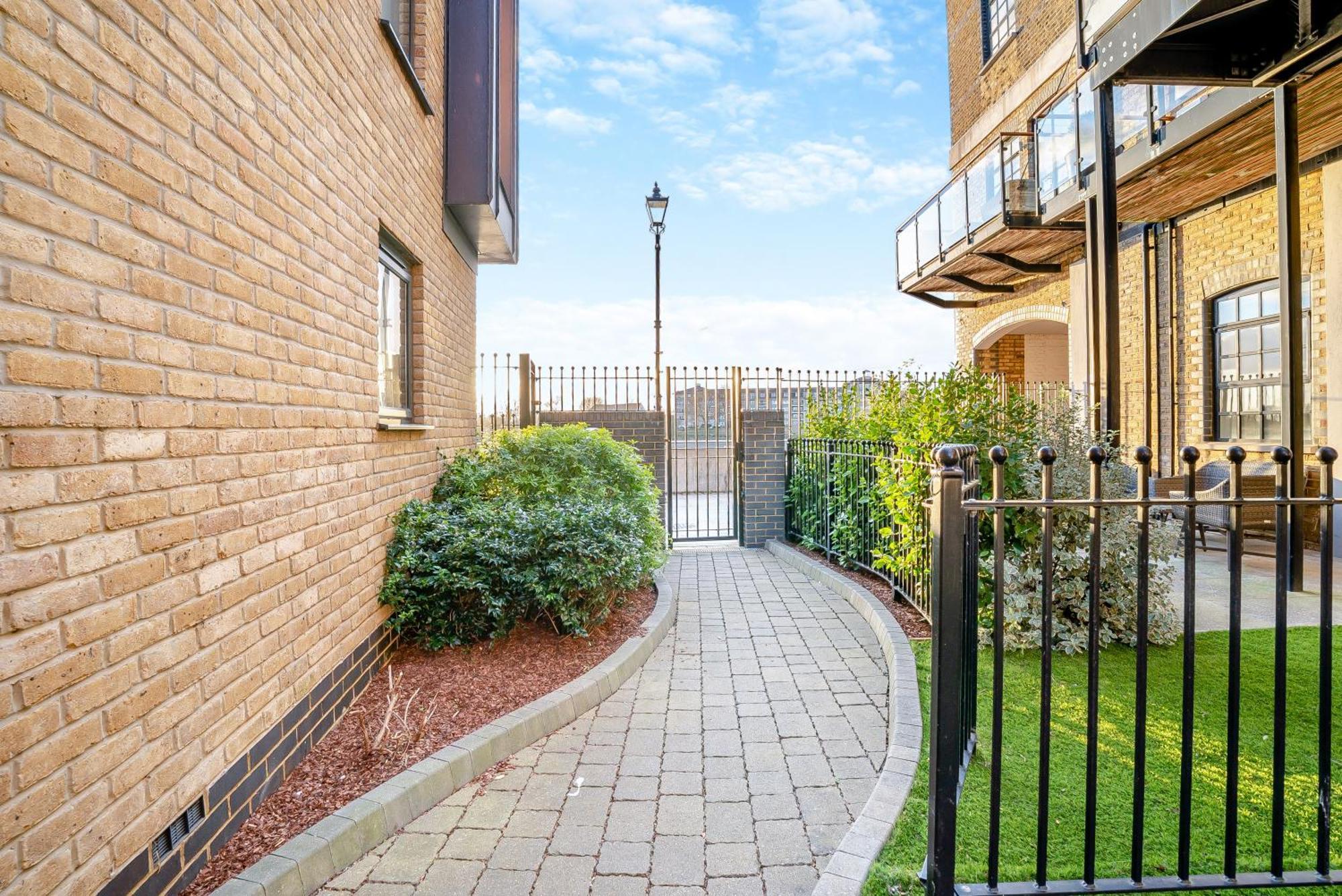 Palace Wharf Apartments London Exterior photo